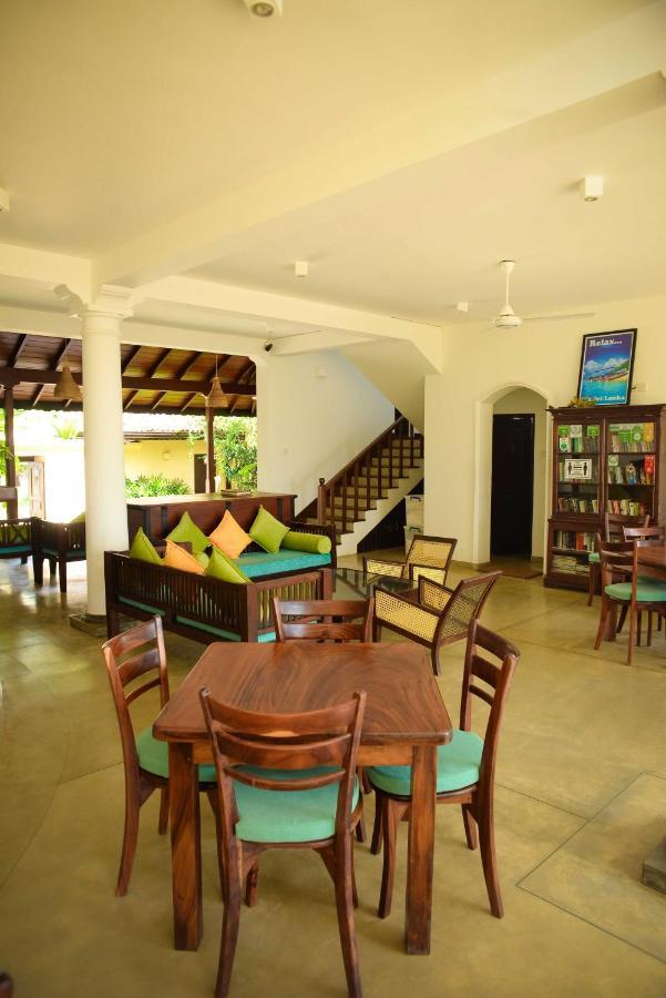 Kingfisher Unawatuna Luaran gambar